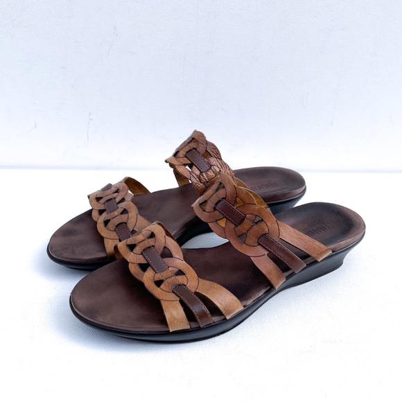Munro Brown Leather Wedge Sandals w/ Circle Design - Picture 3 of 7